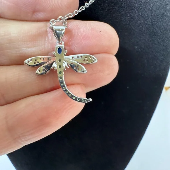 Elegant Silver Dragonfly Pendant Necklace - Picture 5 of 7
